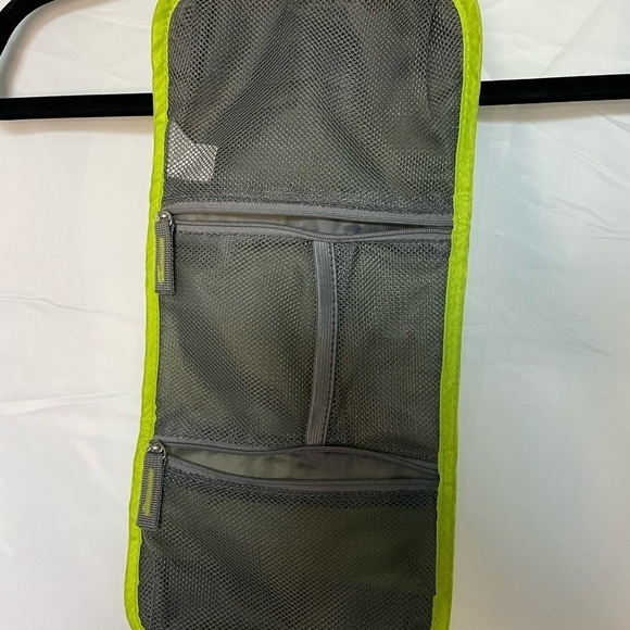 Travelon/ Tech Accessory Organizer Lime green - Picture 2 of 7